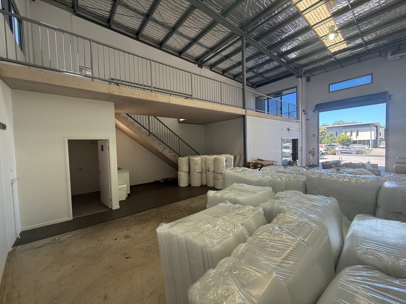 Photo - 4/3-5 Exeter Way, Caloundra West QLD 4551 - Image 11