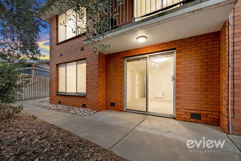 Photo - 4/3-5 Robin Street, Altona VIC 3018 - Image 1