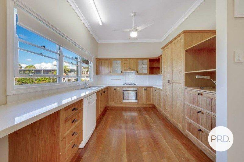 Photo - 43 Alfred Street, Tannum Sands QLD 4680 - Image 2