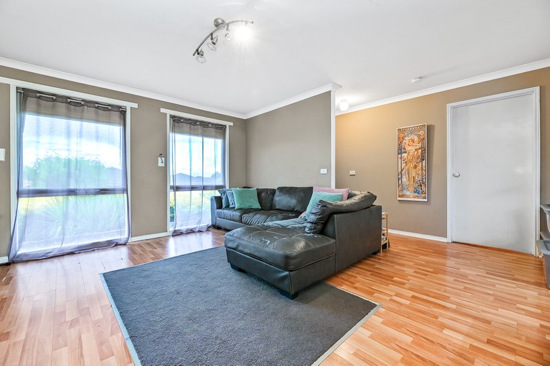 Photo - 43 Amber Drive, Hampton Park VIC 3976 - Image 3