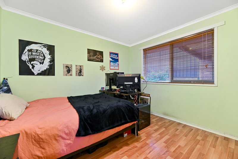 Photo - 43 Amber Drive, Hampton Park VIC 3976 - Image 7