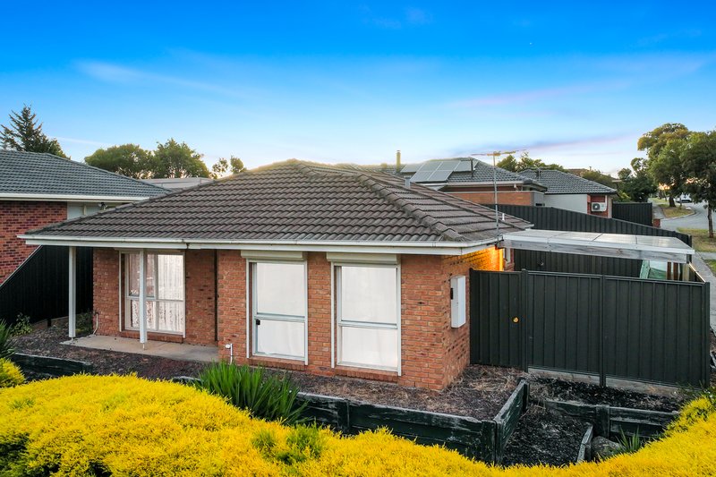 Photo - 43 Amber Drive, Hampton Park VIC 3976 - Image 10