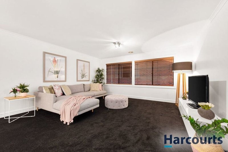 Photo - 43 Amersham Drive, Wantirna VIC 3152 - Image 9