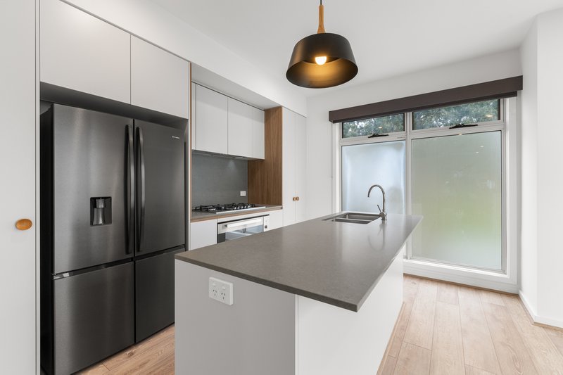 Photo - 43 Anchorage Drive, South Morang VIC 3752 - Image 3