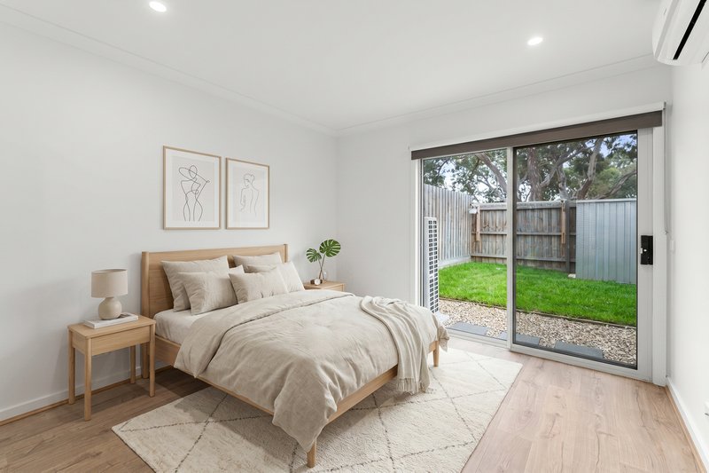 Photo - 43 Anchorage Drive, South Morang VIC 3752 - Image 7