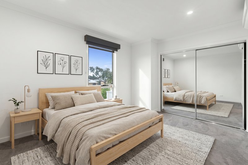 Photo - 43 Anchorage Drive, South Morang VIC 3752 - Image 8