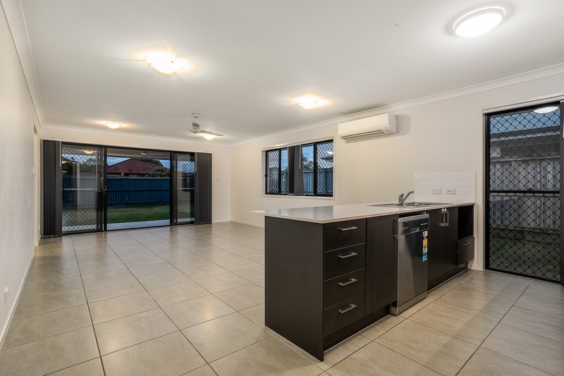 Photo - 43 Arcadia Street, Upper Caboolture QLD 4510 - Image 4