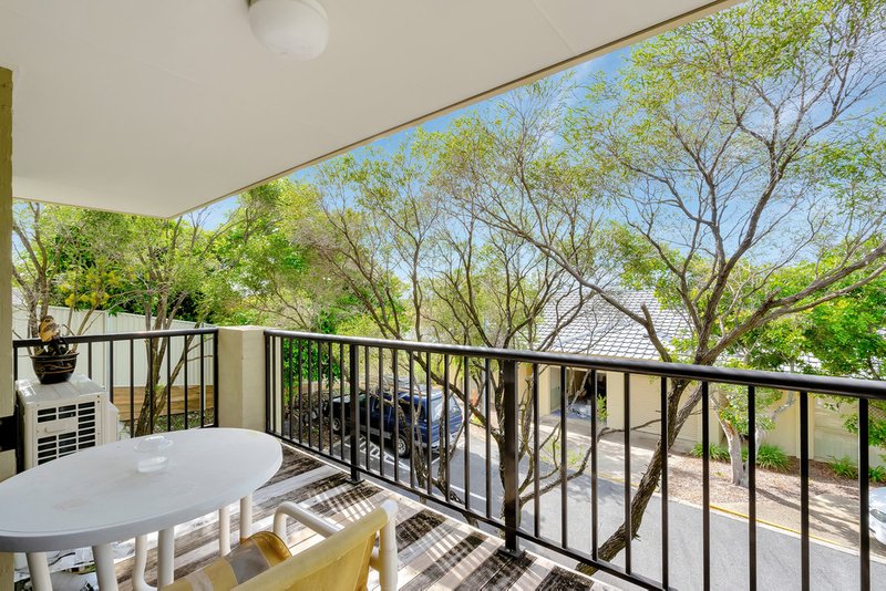 Photo - 4/3 Arundel Drive, Arundel QLD 4214 - Image 1