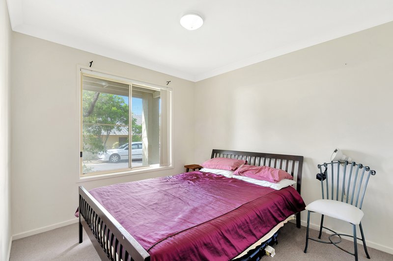 Photo - 4/3 Arundel Drive, Arundel QLD 4214 - Image 4