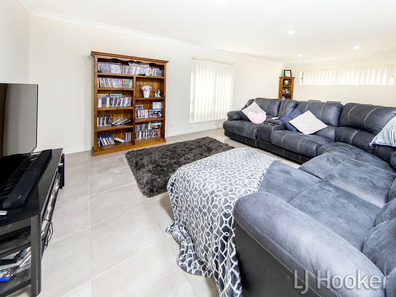 Photo - 43 Augusta Boulevard, Pimpama QLD 4209 - Image 5