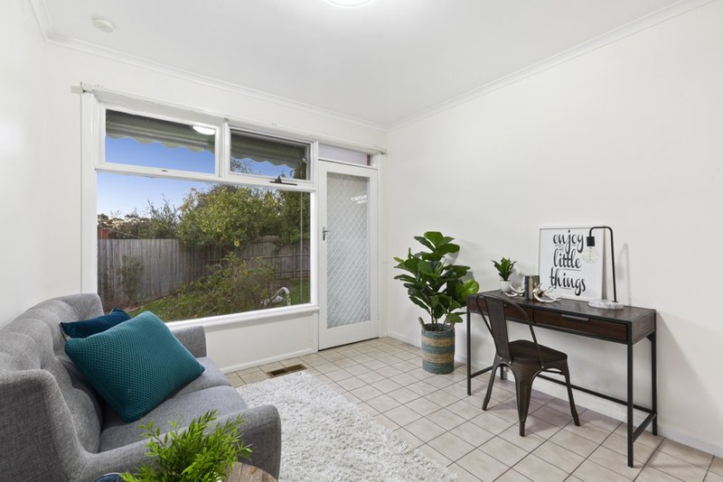 Photo - 43 Ballantyne Street, Burwood East VIC 3151 - Image 4