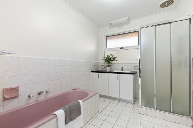 Photo - 43 Ballantyne Street, Burwood East VIC 3151 - Image 7