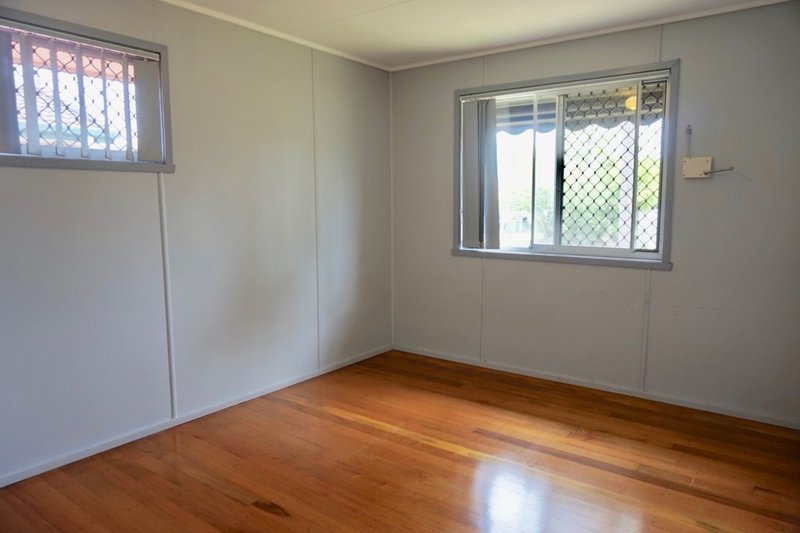 Photo - 43 Baringa Avenue, Logan Central QLD 4114 - Image 6