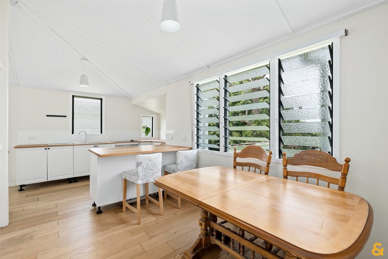 Photo - 43 Barrinia Street, Manly QLD 4179 - Image 5