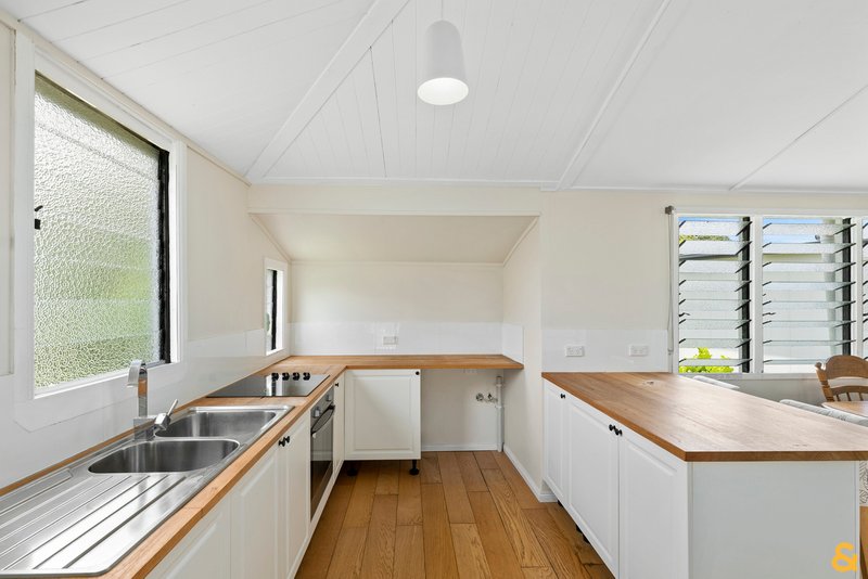 Photo - 43 Barrinia Street, Manly QLD 4179 - Image 6