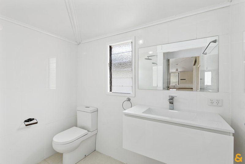 Photo - 43 Barrinia Street, Manly QLD 4179 - Image 11