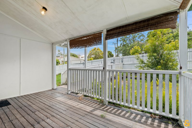 Photo - 43 Barrinia Street, Manly QLD 4179 - Image 12