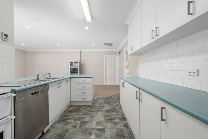 Photo - 43 Batchelor Street, Torrens ACT 2607 - Image 6