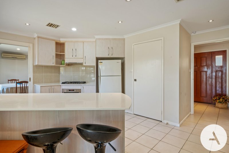 Photo - 43 Beaumaris Street, Conder ACT 2906 - Image 10