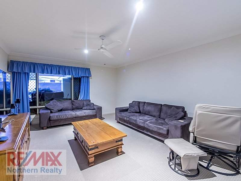 Photo - 43 Bella St , Cashmere QLD 4500 - Image 5