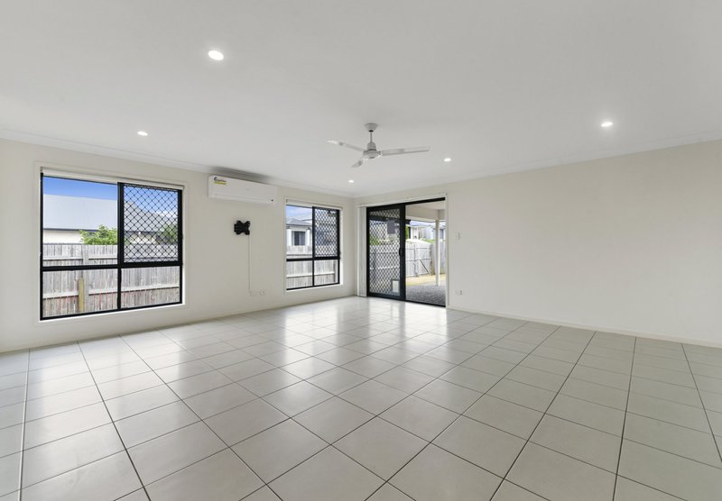 Photo - 43 Benham Avenue, Kallangur QLD 4503 - Image 3