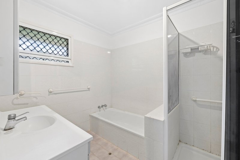 Photo - 43 Binowee Street, Aspley QLD 4034 - Image 8