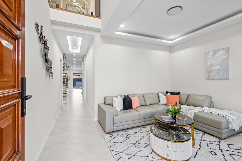 Photo - 43 Bluegate Street, Box Hill NSW 2765 - Image 2