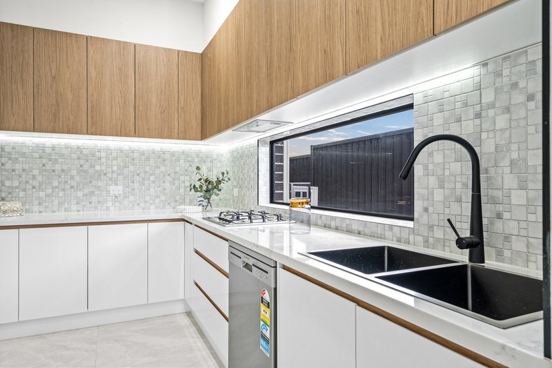 Photo - 43 Bluegate Street, Box Hill NSW 2765 - Image 8