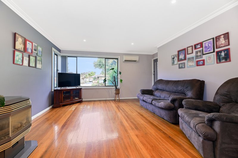 Photo - 43 Bowen Street, Cranbourne VIC 3977 - Image 5