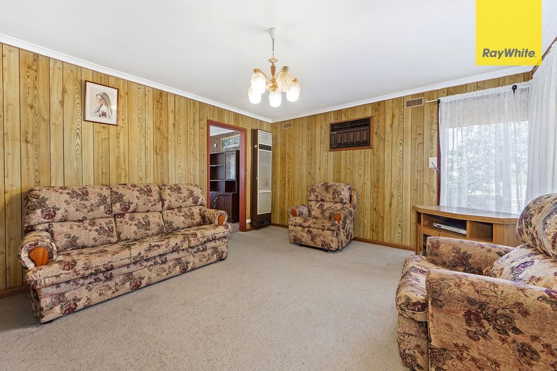 Photo - 43 Branston Road, St Albans VIC 3021 - Image 2