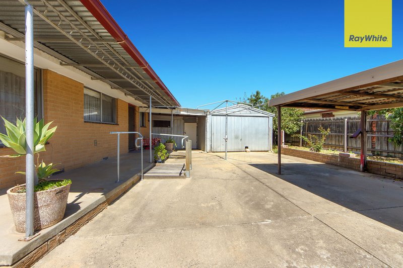 Photo - 43 Branston Road, St Albans VIC 3021 - Image 6