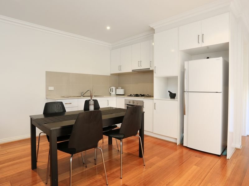 Photo - 4/3 Broughton Avenue, Reservoir VIC 3073 - Image 2