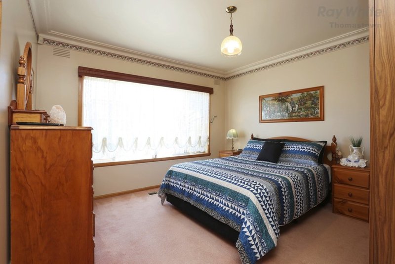 Photo - 43 Burton Street, Lalor VIC 3075 - Image 9