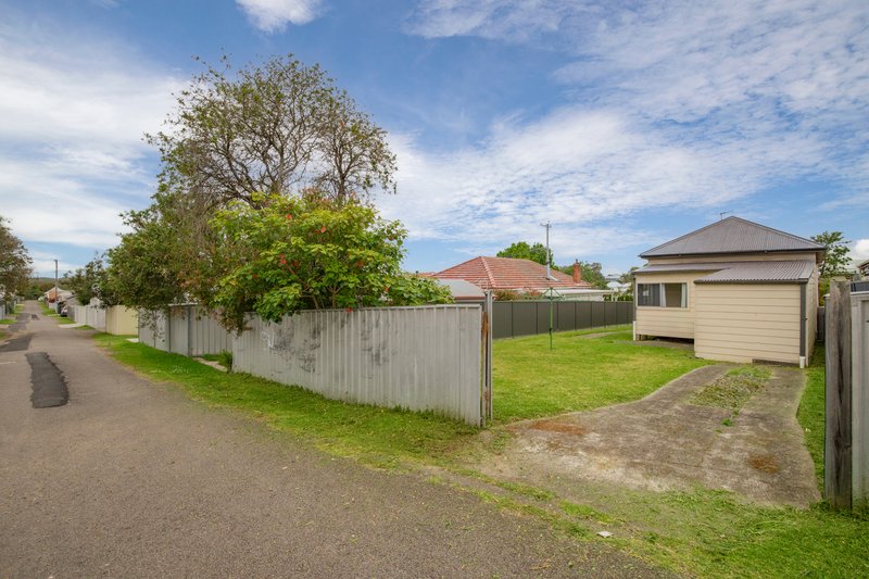 Photo - 43 Burwood Street, Kahibah NSW 2290 - Image 7