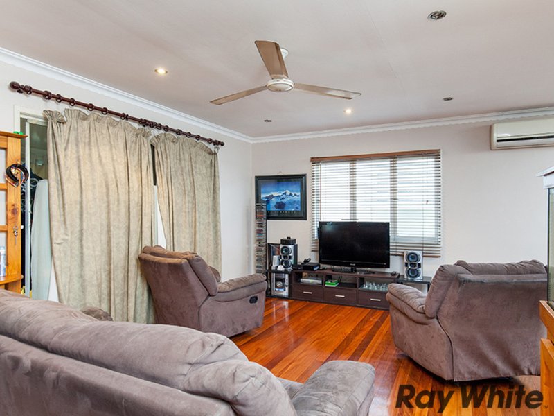 Photo - 43 Camelia Avenue, Everton Hills QLD 4053 - Image 3