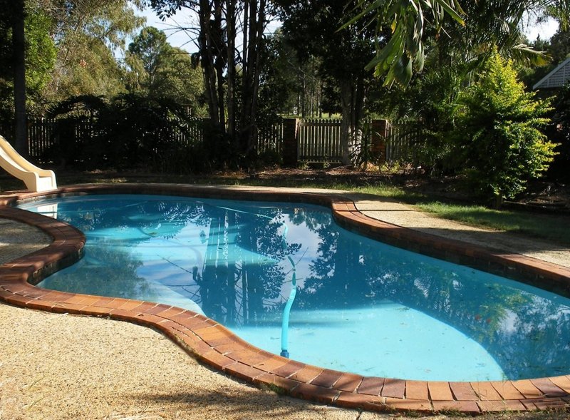 Photo - 43 Campbell Parade, Beachmere QLD 4510 - Image 2