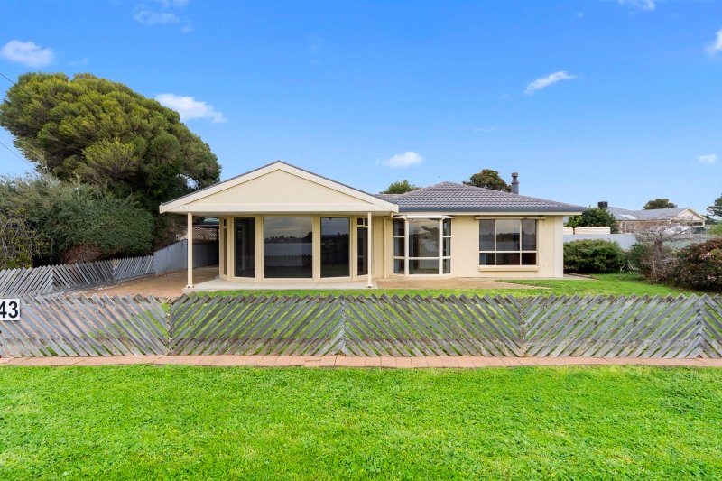 43 Captain Sturt Parade, Hindmarsh Island SA 5214