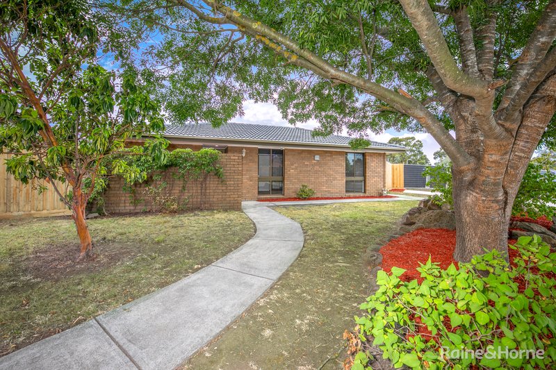 43 Carnoustie Drive, Sunbury VIC 3429