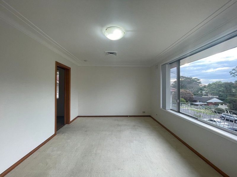 Photo - 43 Caroline Crescent, Georges Hall NSW 2198 - Image 3