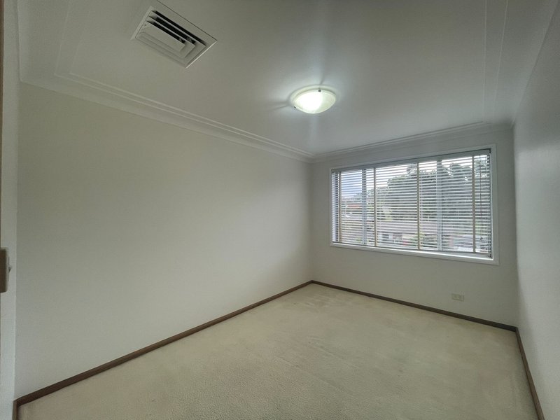 Photo - 43 Caroline Crescent, Georges Hall NSW 2198 - Image 9