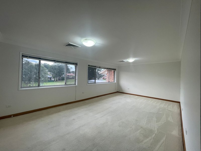 Photo - 43 Caroline Crescent, Georges Hall NSW 2198 - Image 10