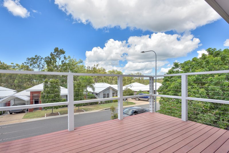 Photo - 4/3 Christina Road, Clinton QLD 4680 - Image 12