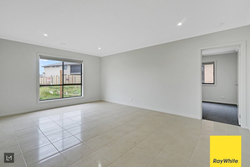 Photo - 43 Clementine Boulevard, Tarneit VIC 3029 - Image 7