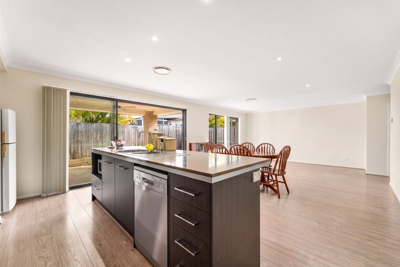 Photo - 43 Combs Street, Yarrabilba QLD 4207 - Image 4