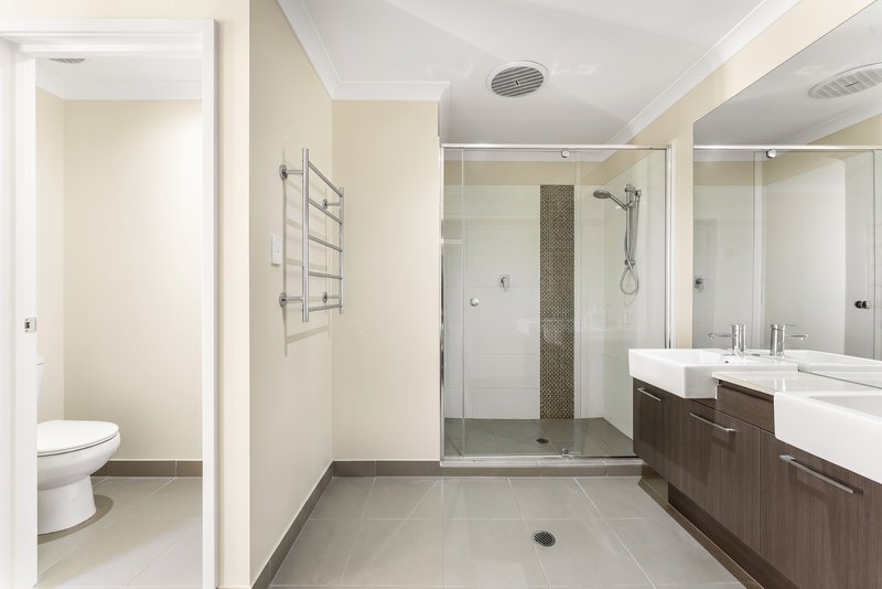 Photo - 43 Combs Street, Yarrabilba QLD 4207 - Image 9