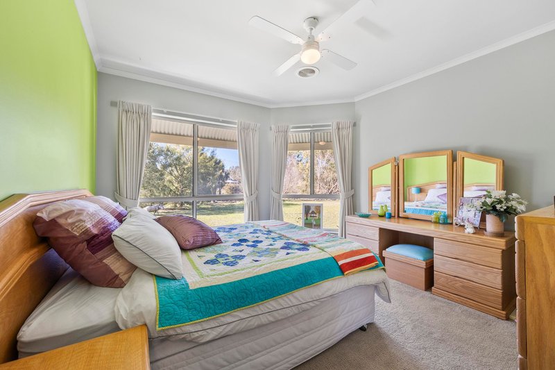 Photo - 43 Connor Court, Ballan VIC 3342 - Image 11
