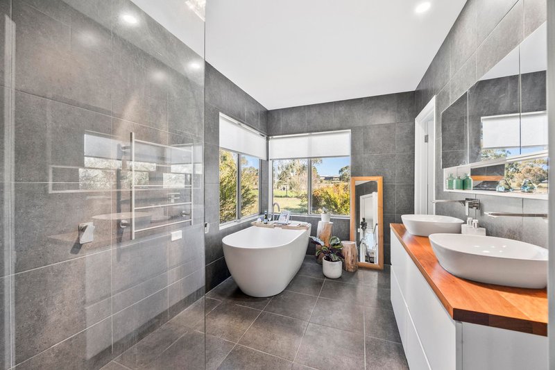 Photo - 43 Connor Court, Ballan VIC 3342 - Image 16