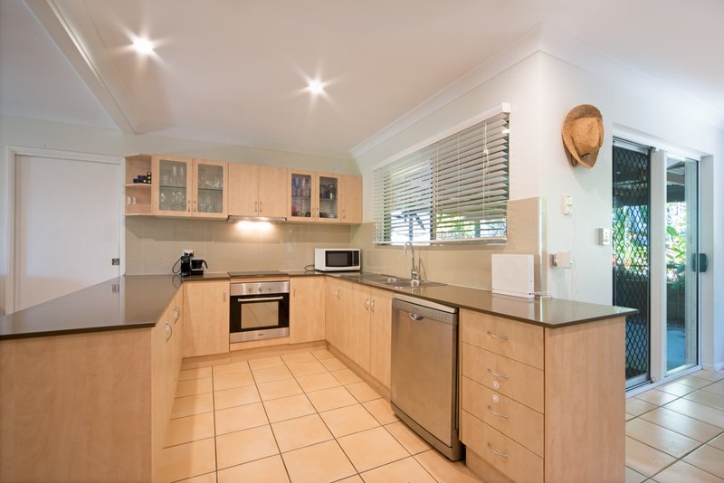 Photo - 43 Country Road, Cannonvale QLD 4802 - Image 7