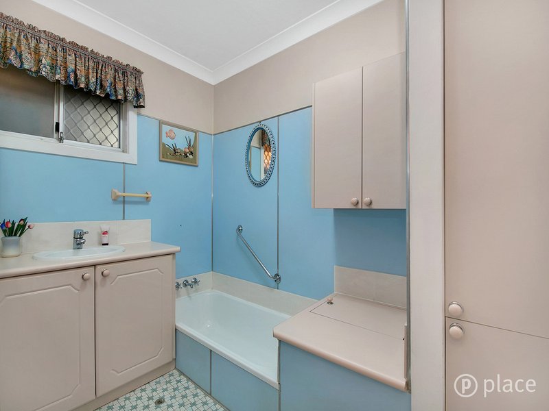 Photo - 43 Craigmont Street, Tarragindi QLD 4121 - Image 11