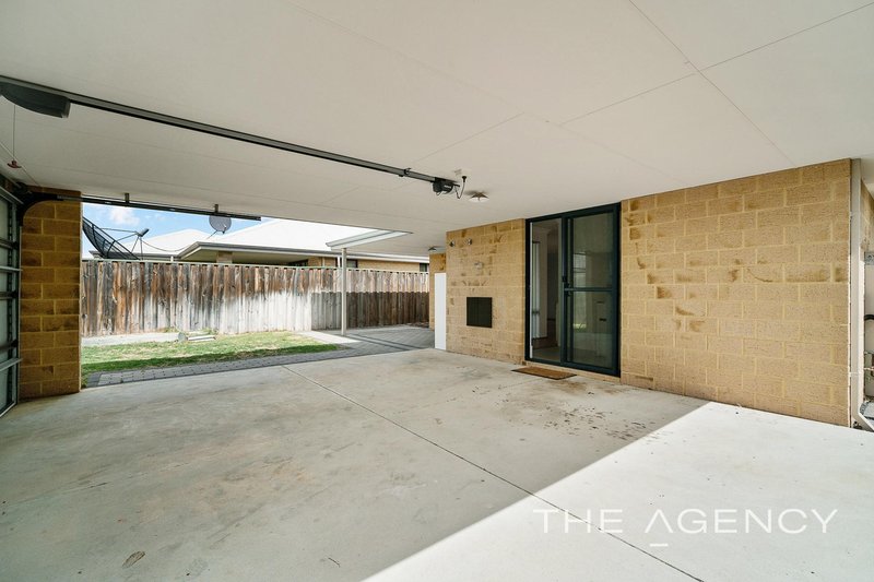 Photo - 43 Dalgarup Way, Ellenbrook WA 6069 - Image 12